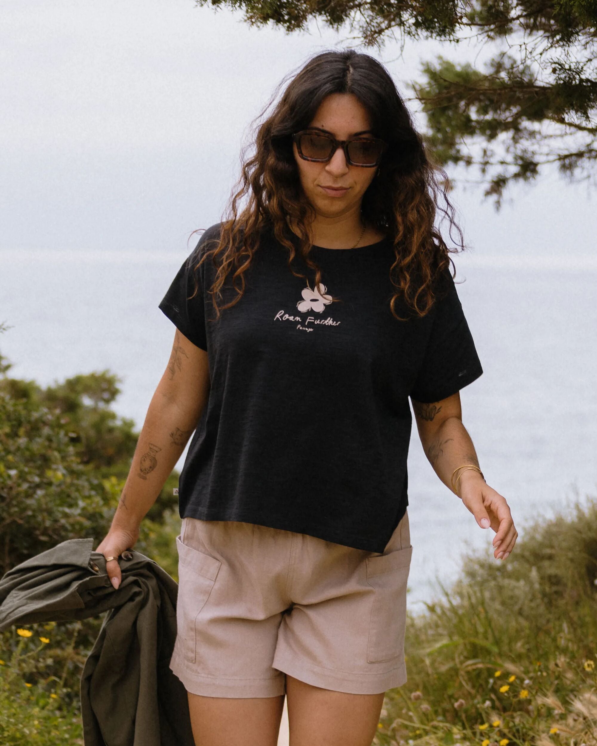 Roam Further T-Shirt - Black - Lifestyle
