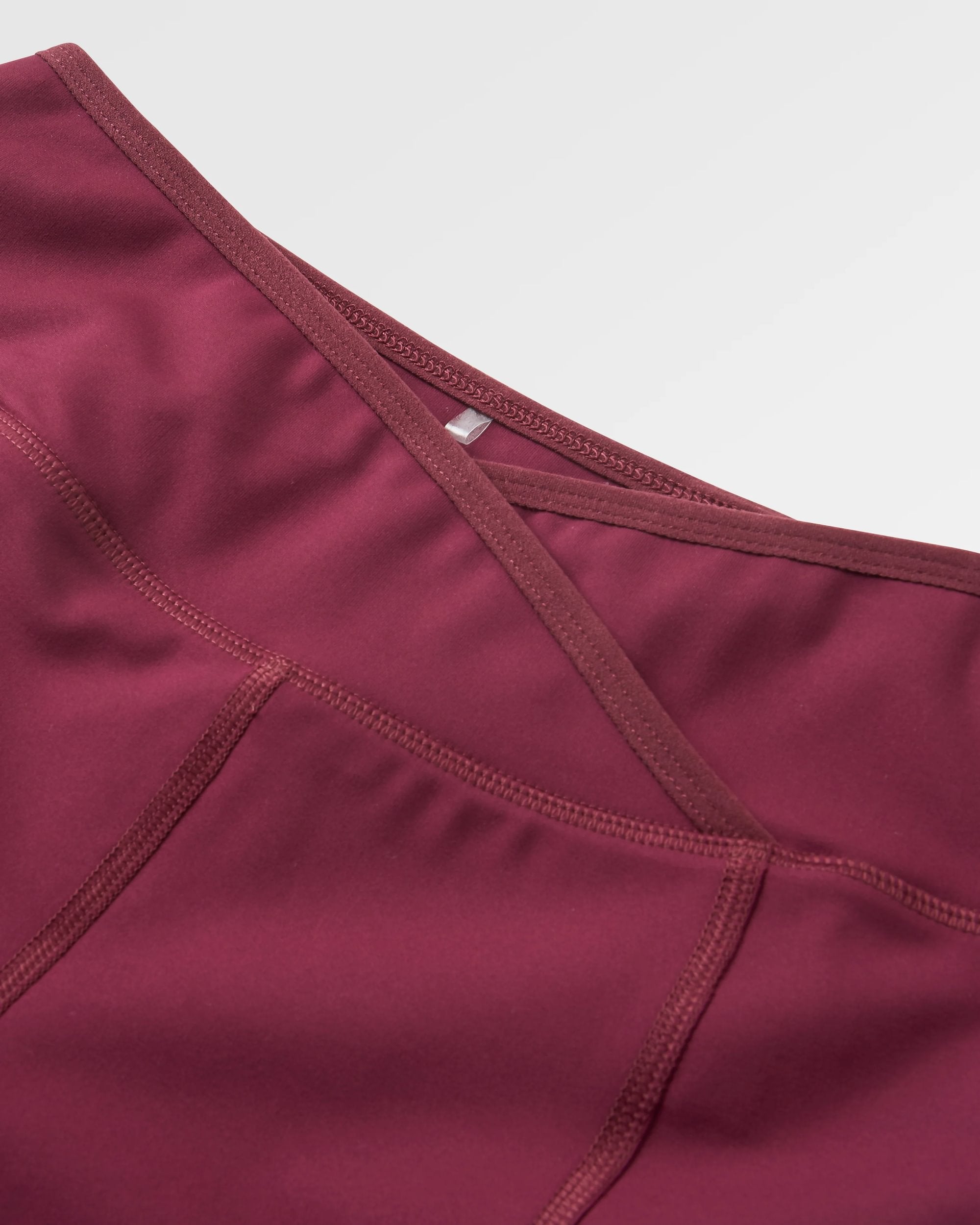 Mantra Recycled Active Legging - Fig - Flatlay