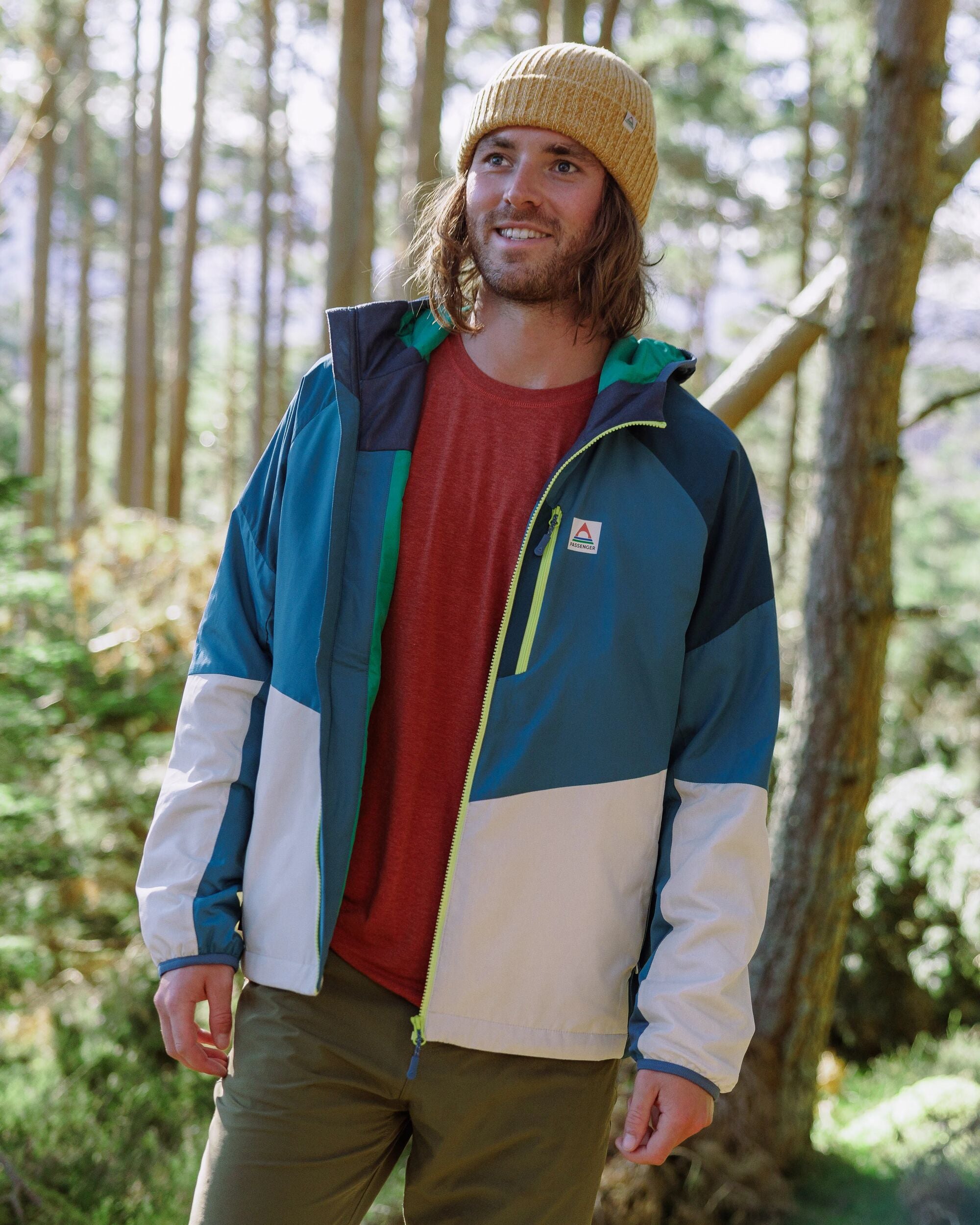 Daybreak Lightweight Recycled Thermore® Insulated Jacket - Tidal Blue/Blue Steel/Birch - Lifestyle