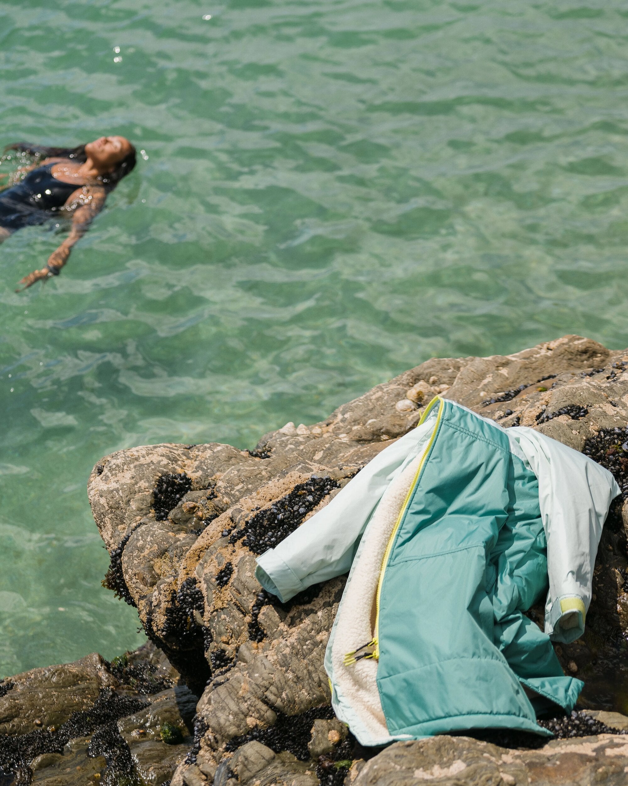 Waves Recycled Sherpa Lined Changing Robe - Surf Spray/Deep Sea - Lifestyle - Female