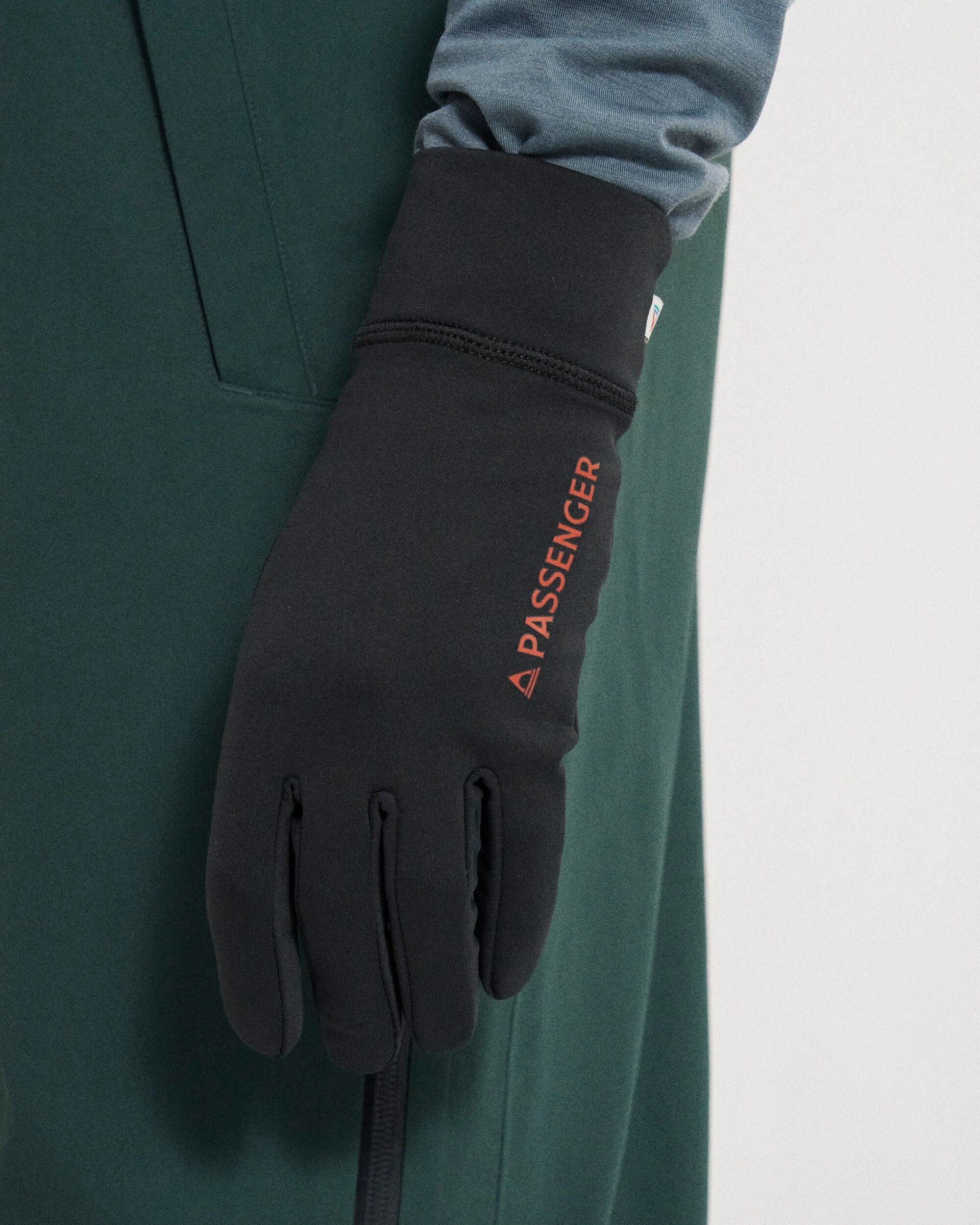 Snowscape Recycled Glove Liner - Black - Studio Model - Male