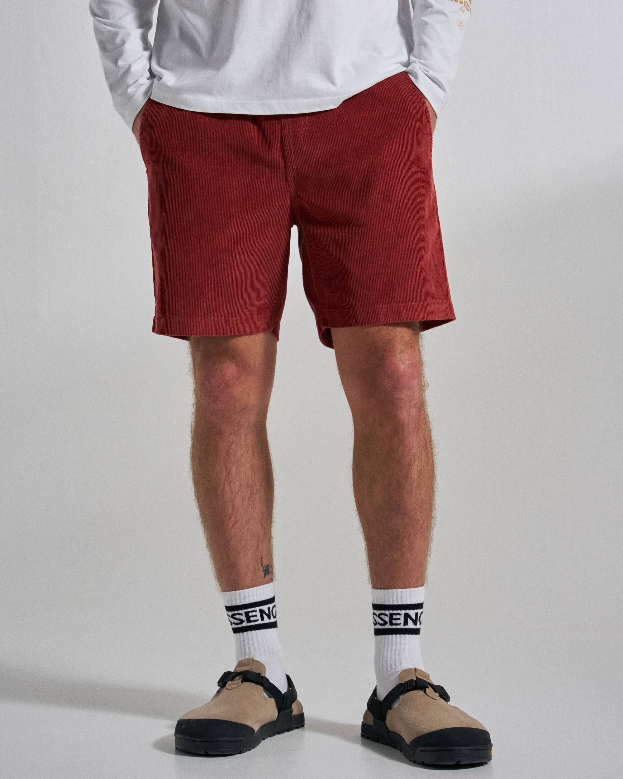 Drifter Cord Short - Redwood - Studio Model
