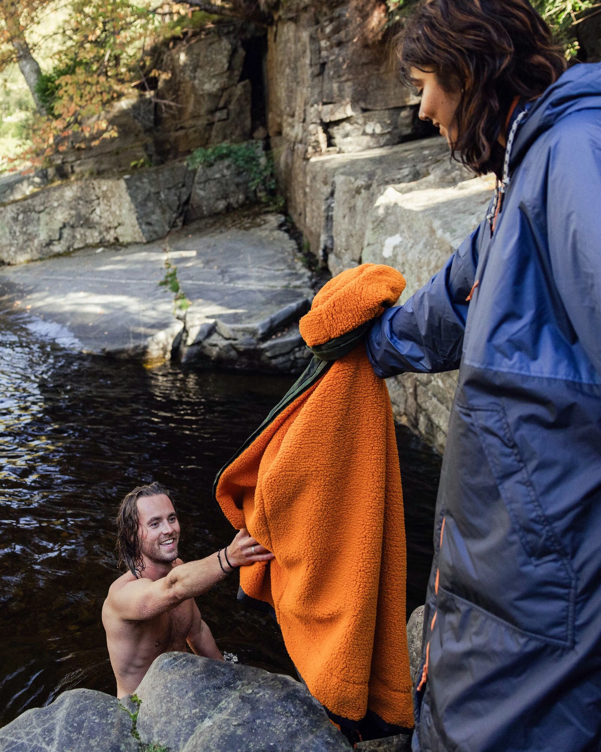 Tempest Recycled Waterproof Changing Robe - Fir Tree/ Black - Lifestyle - Male