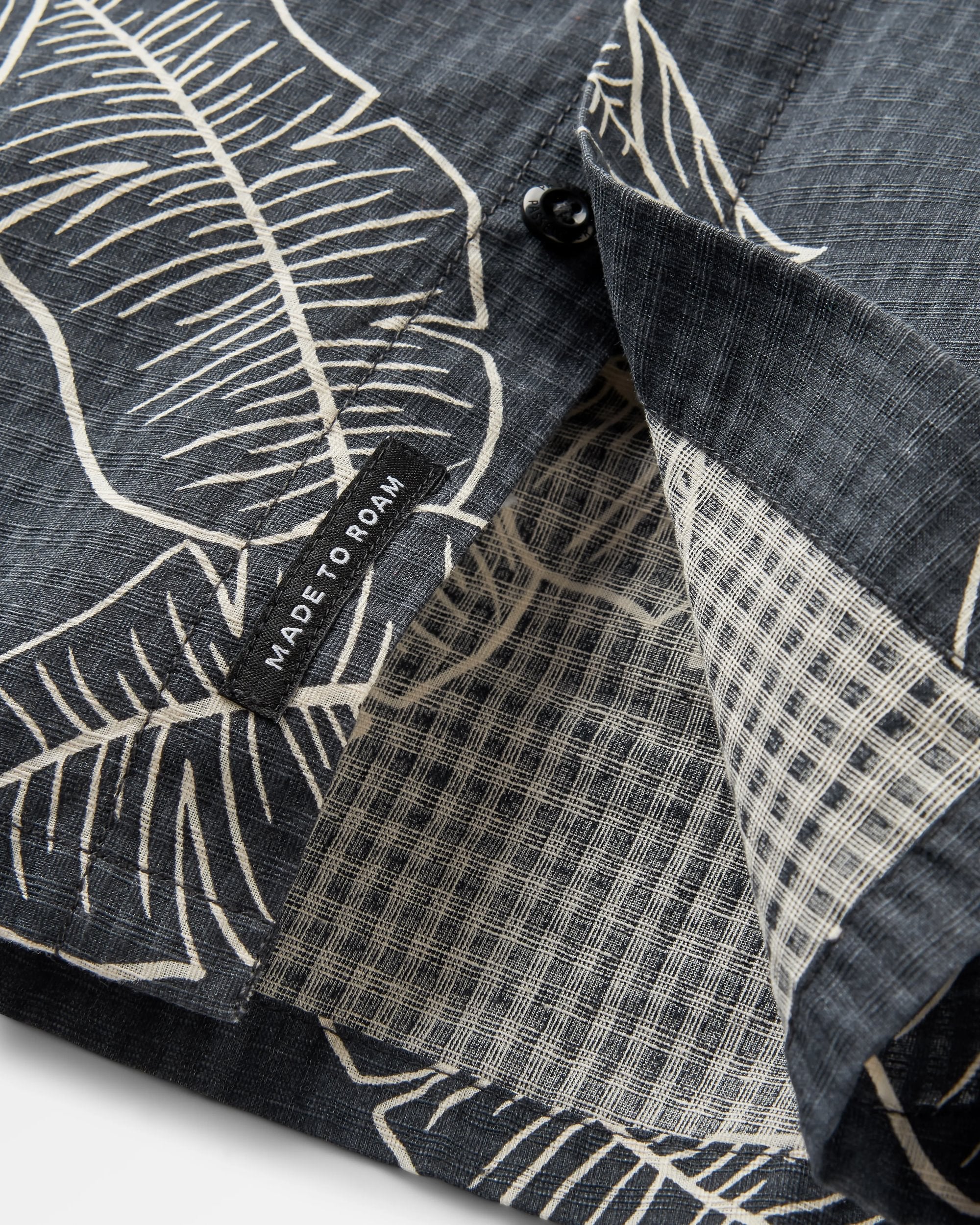 Chill Textured Organic Cotton Short Sleeve Shirt - Palm Faded Black  - Flatlay