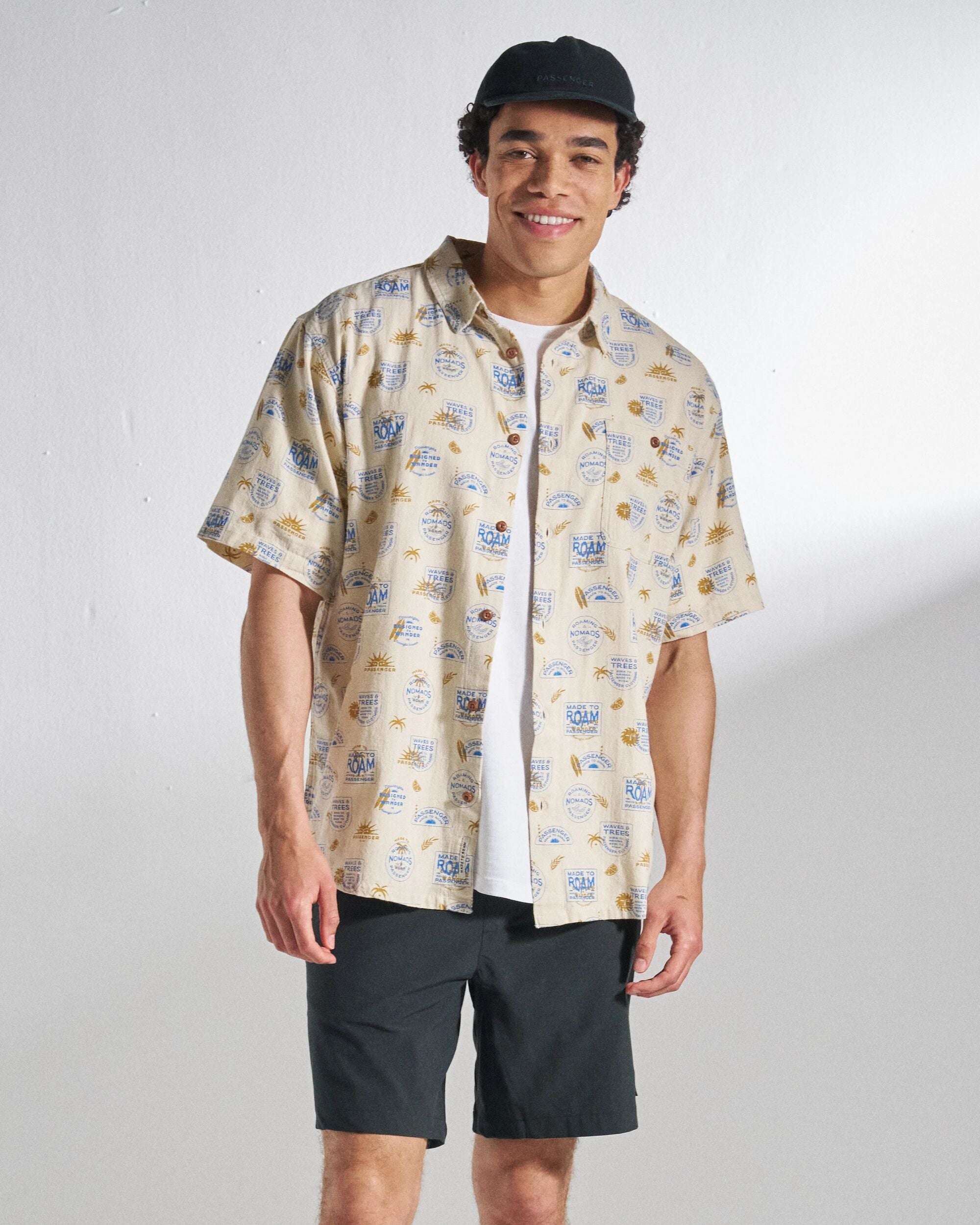 Chill Textured Short Sleeve Shirt - Badge Birch - Studio Model