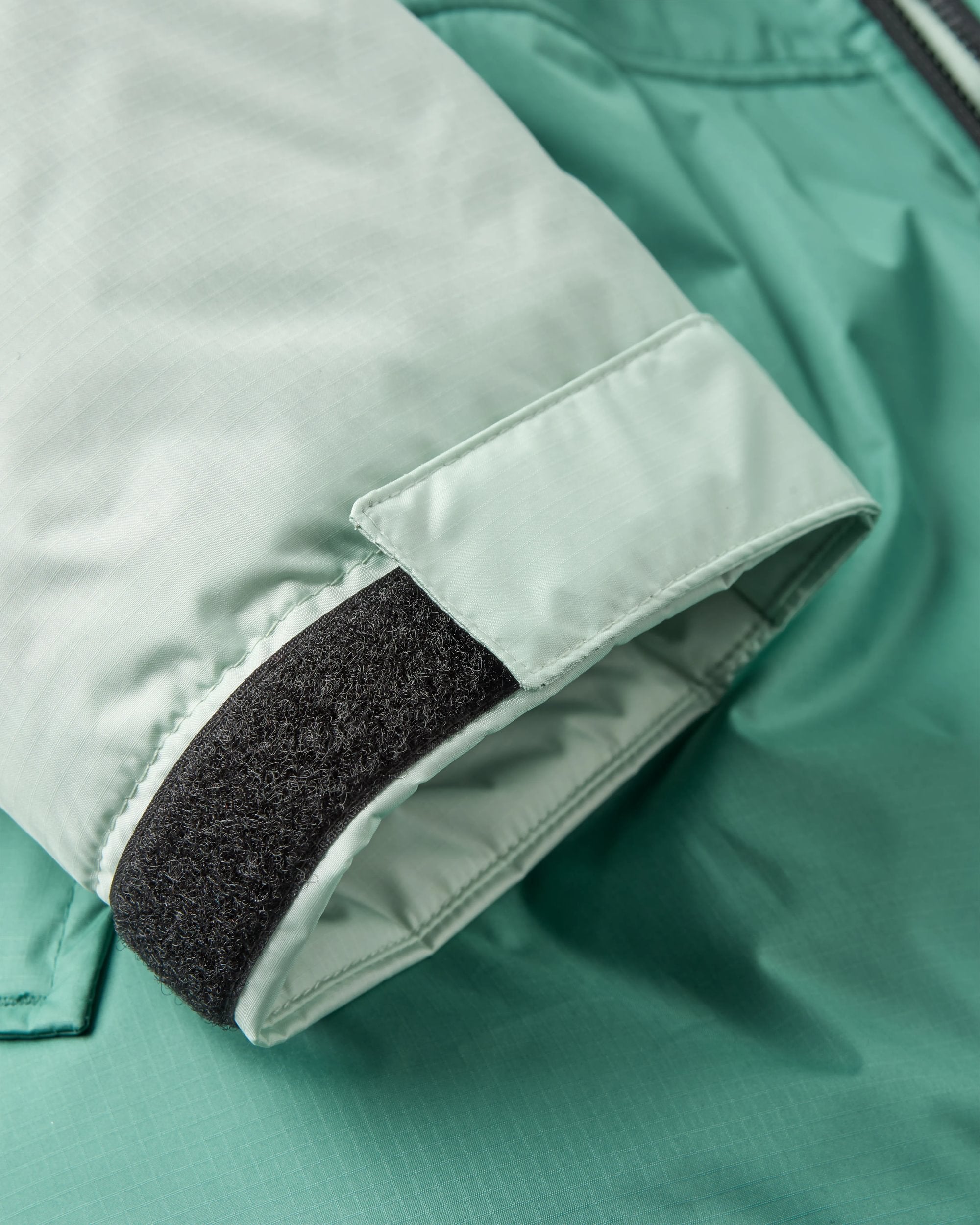 Waves Recycled Sherpa Lined Changing Robe - Spearmint/Deep Ocean - Flatlay