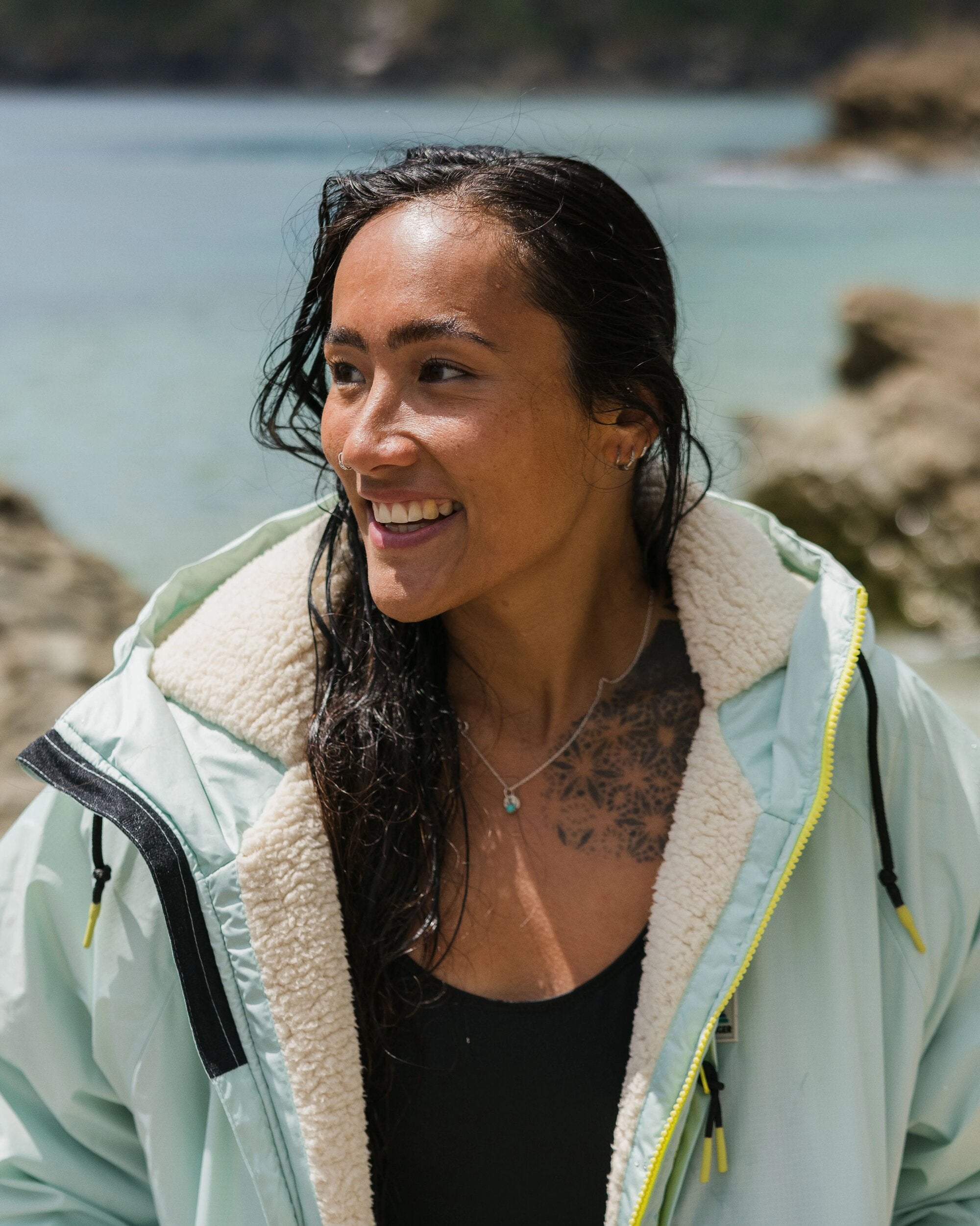 Waves Recycled Sherpa Lined Changing Robe - Surf Spray/Deep Sea - Lifestyle - Female