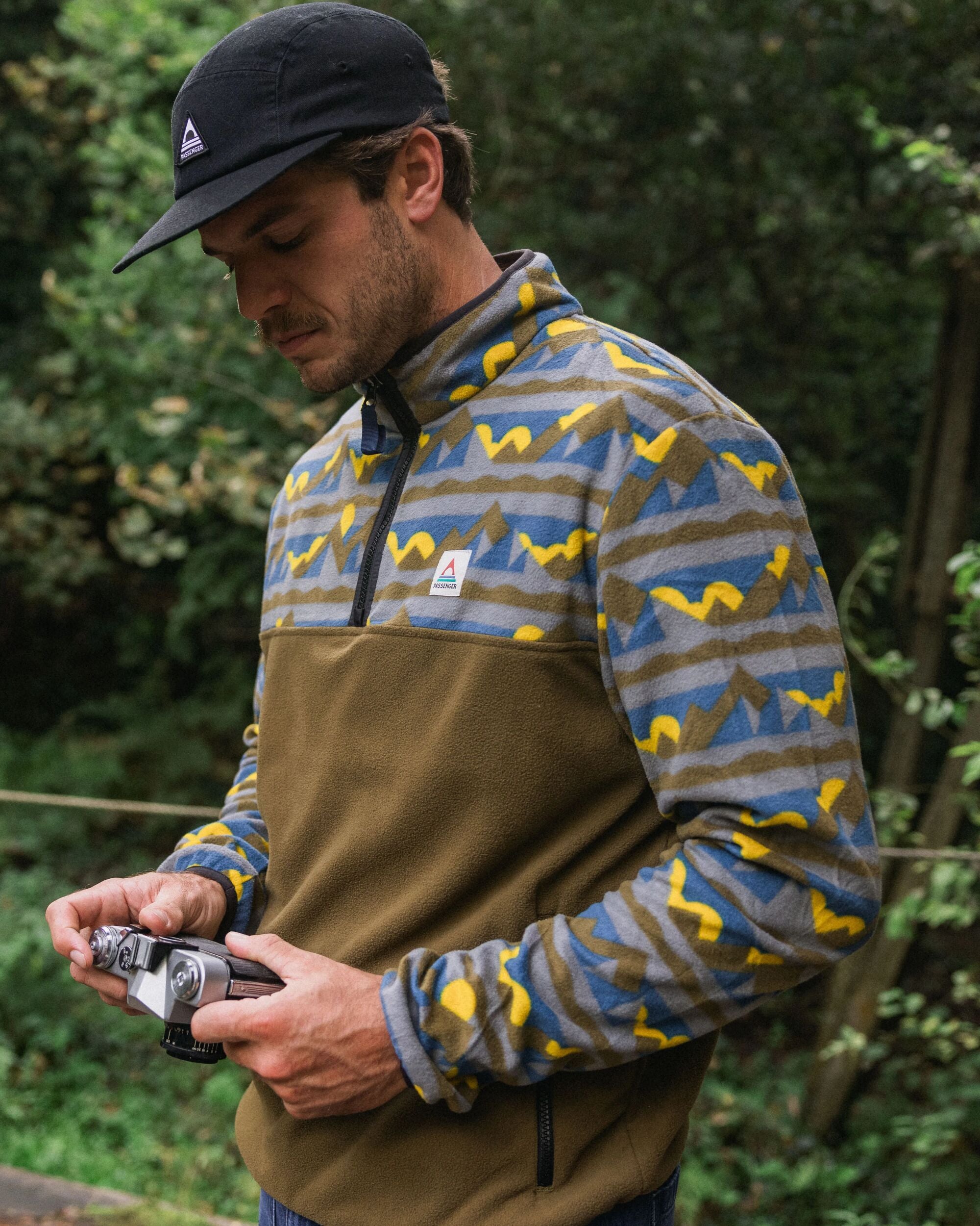 Set Off Polar 1/4 Zip Fleece - Views Dark Olive - Lifestyle