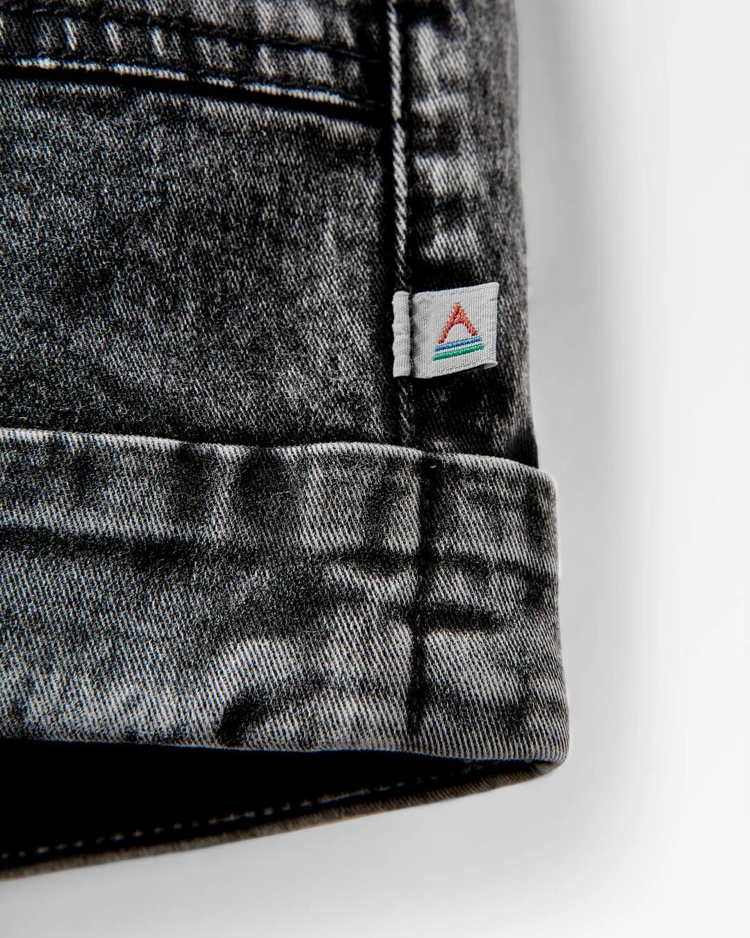 Carriso Organic Cotton Short - Black - Flatlay