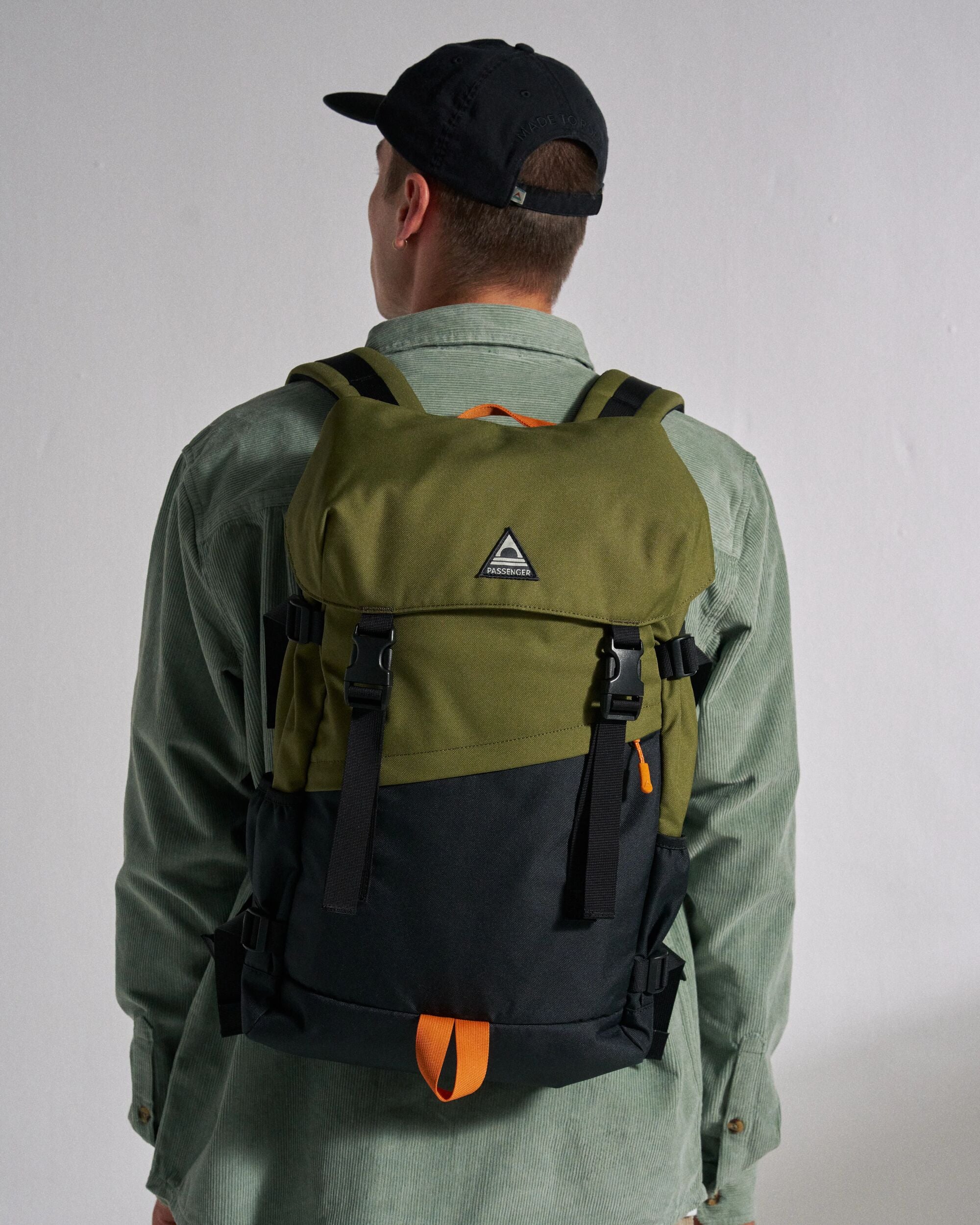 Boondocker 26L Backpack - Black/Khaki - Studio Model - Male