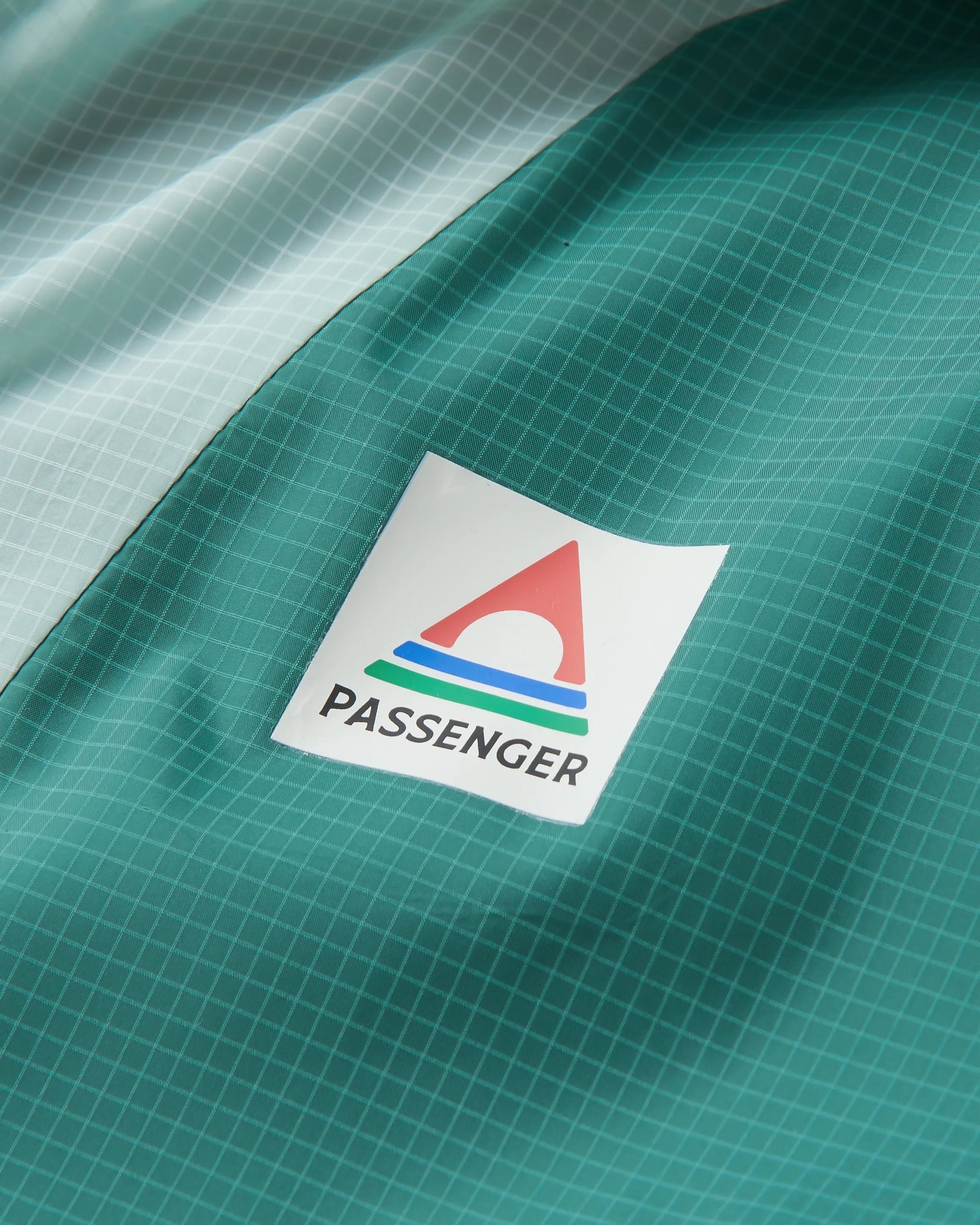 Viento Recycled Windshell Anorak - Surf Spray/Deep Sea - Flatlay