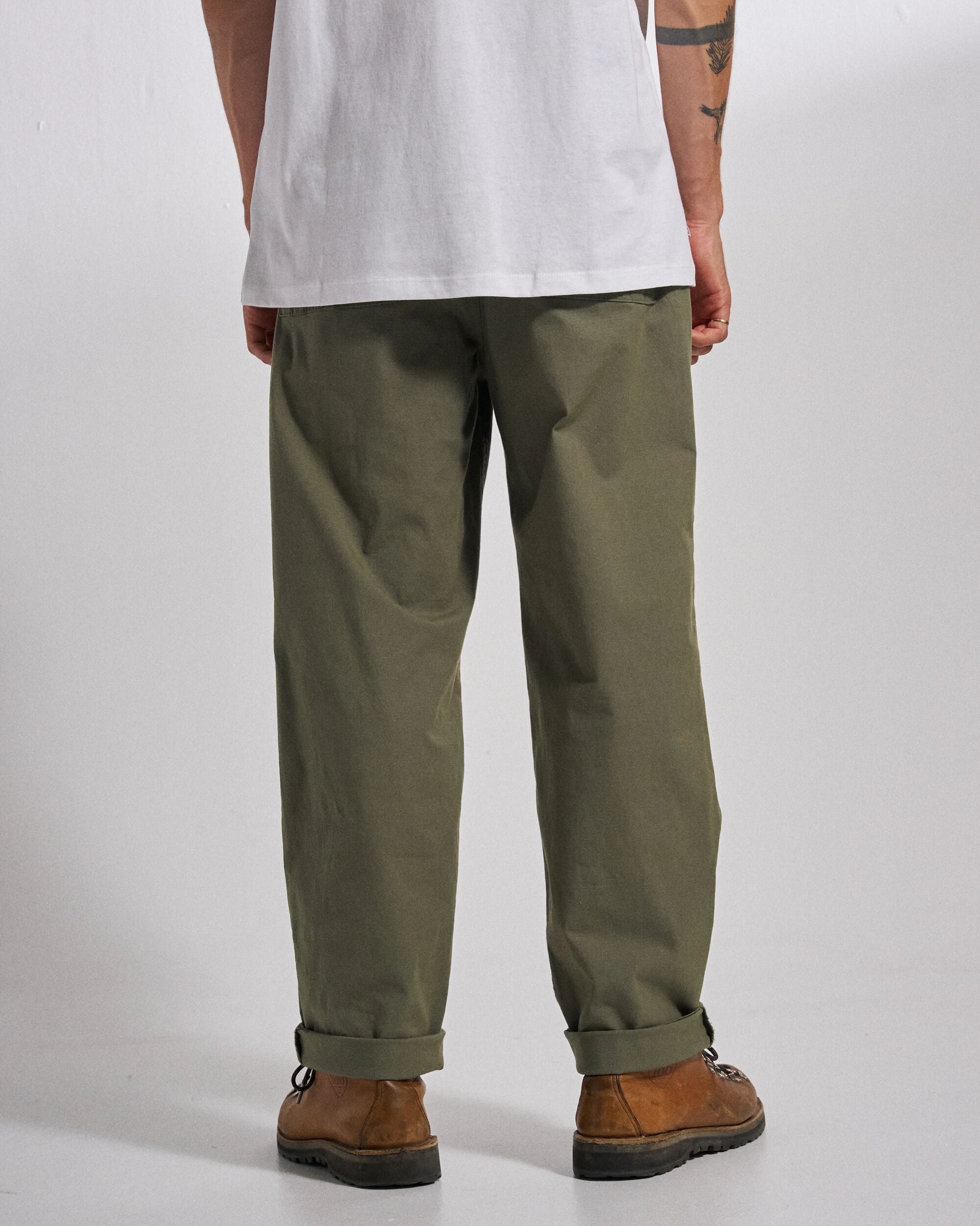Kimmer Ripstop Cotton Trouser - Dusty Olive - Studio Model