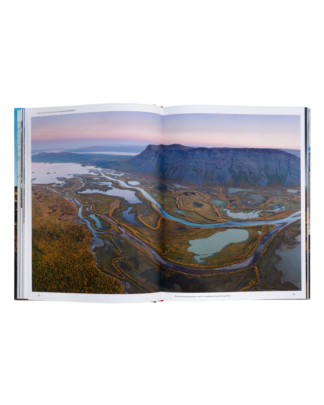 Wanderlust Nordics - Flatlay