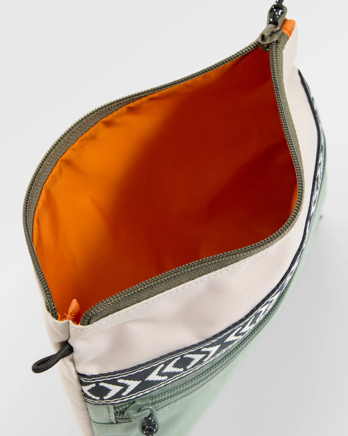 Essentials Pouch - Pistachio - Flatlay