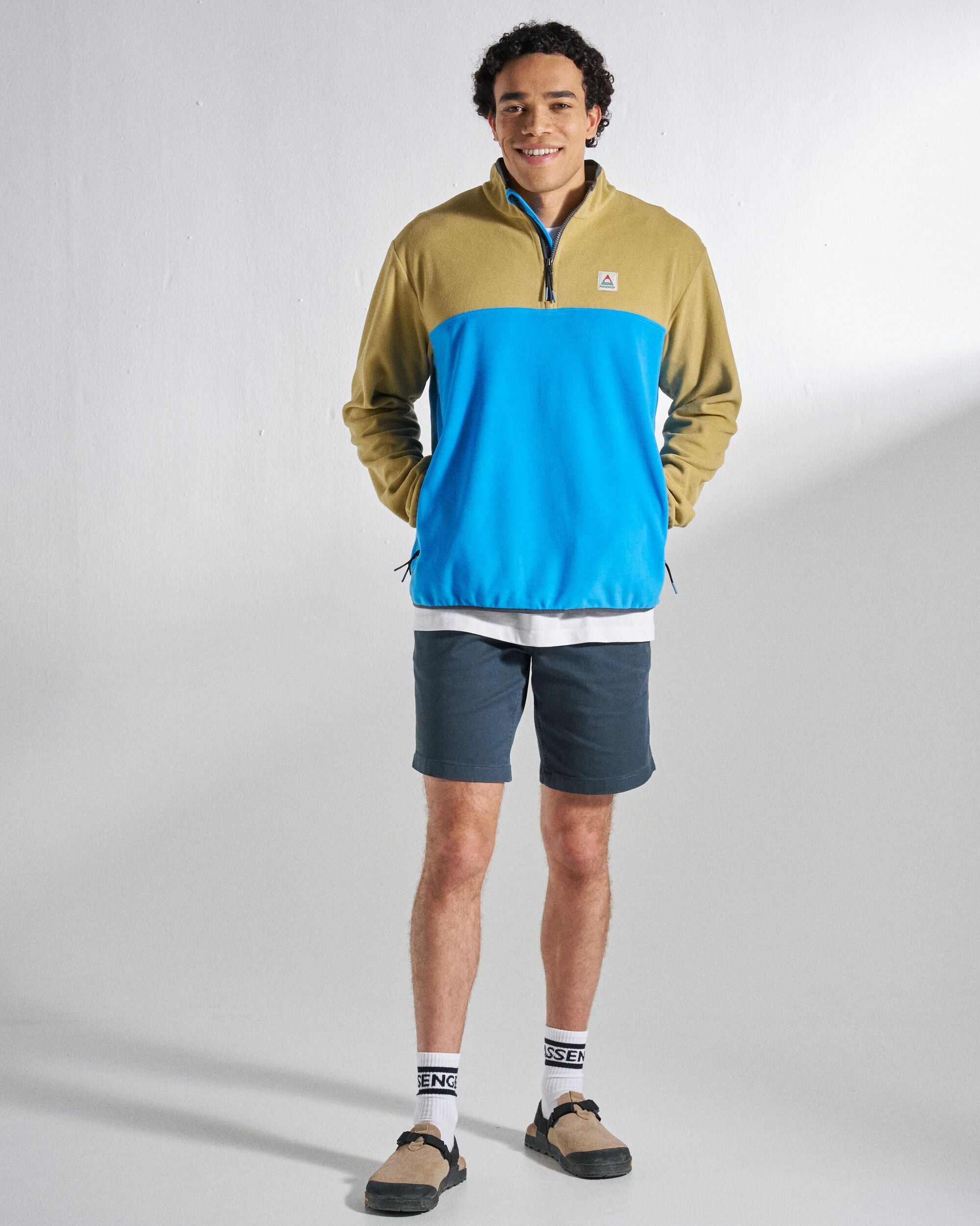 Set Off Polartec® 1/4 Zip Fleece - Warm Beige/Marine Blue - Studio Model
