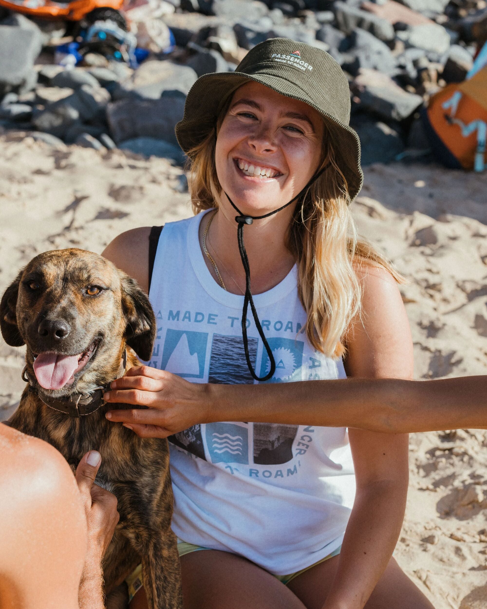 Snapshot Recycled Cotton Vest - White - Lifestyle