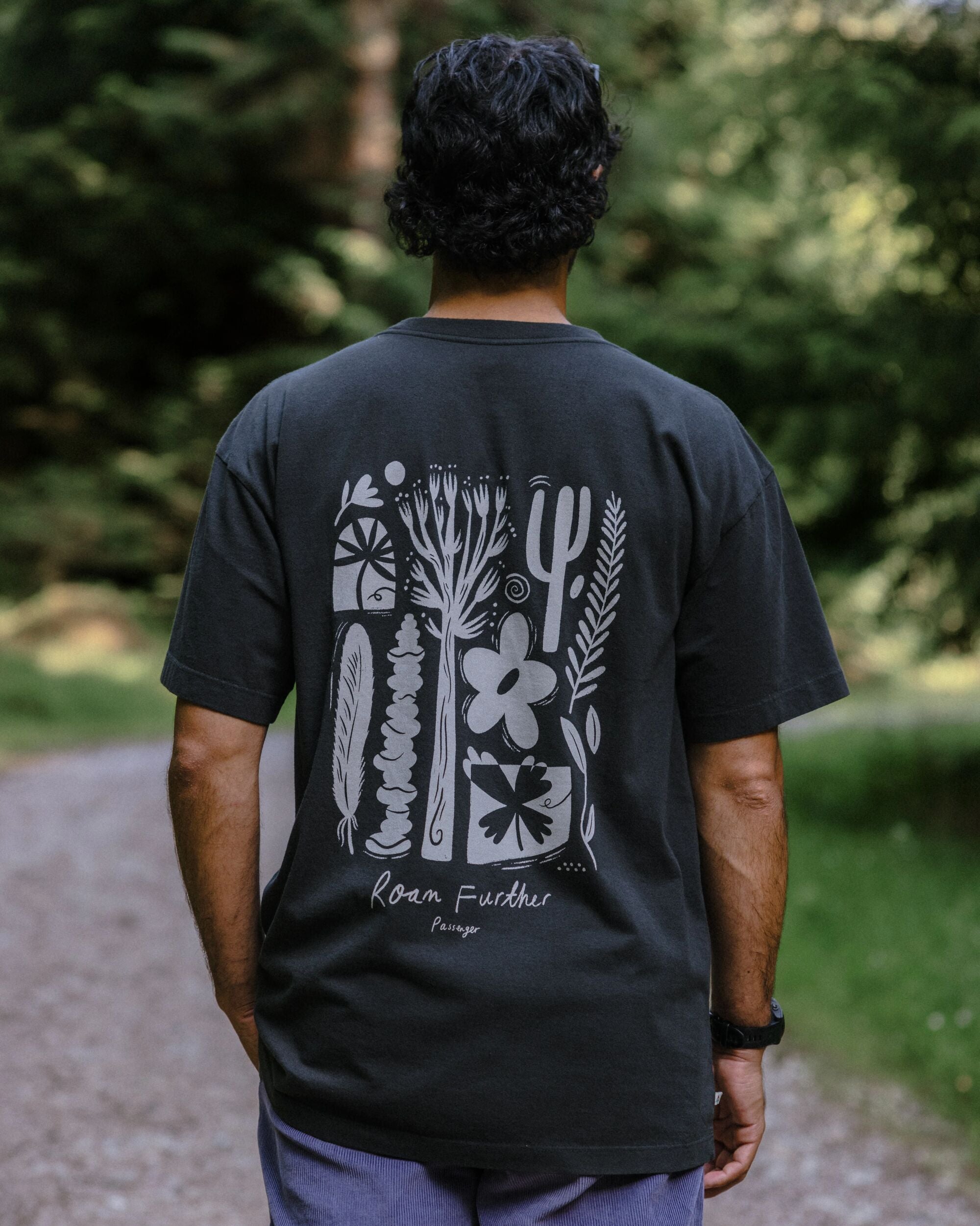 Men's Roam Further T-Shirt - Black - Lifestyle