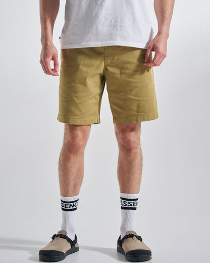 Drifter Cotton Short - Warm Beige - Studio Model
