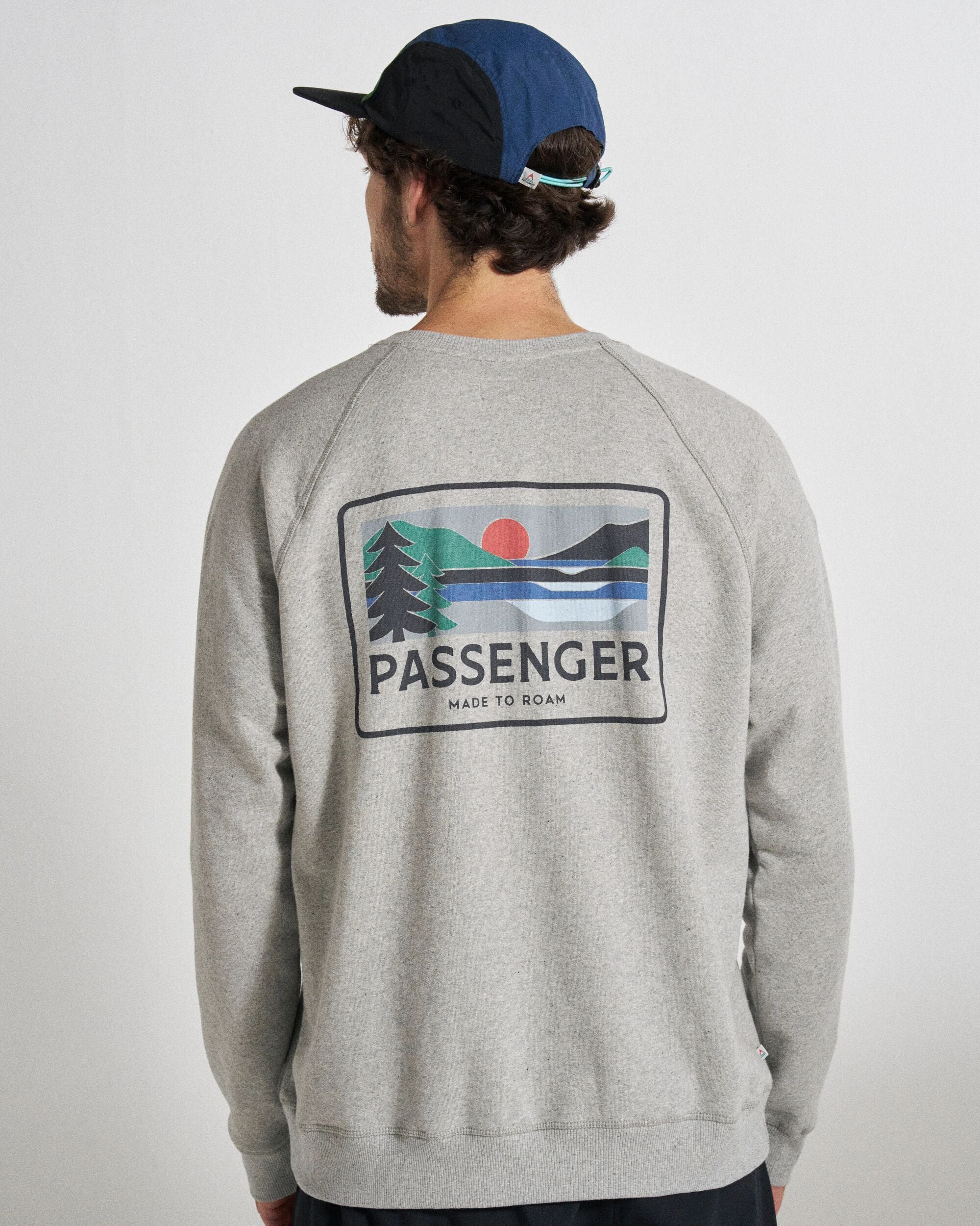 Roamer Men's Organic Cotton Sweatshirt - Grey Marl - Studio Model