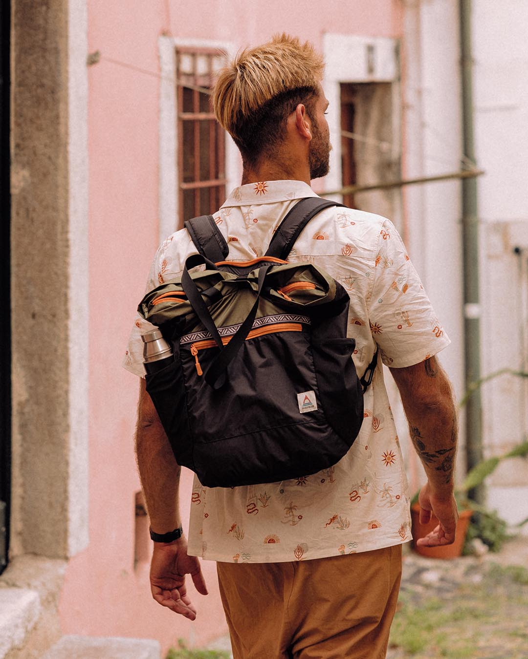 Male_Stow Tote Backpack - True Black/ Khaki
