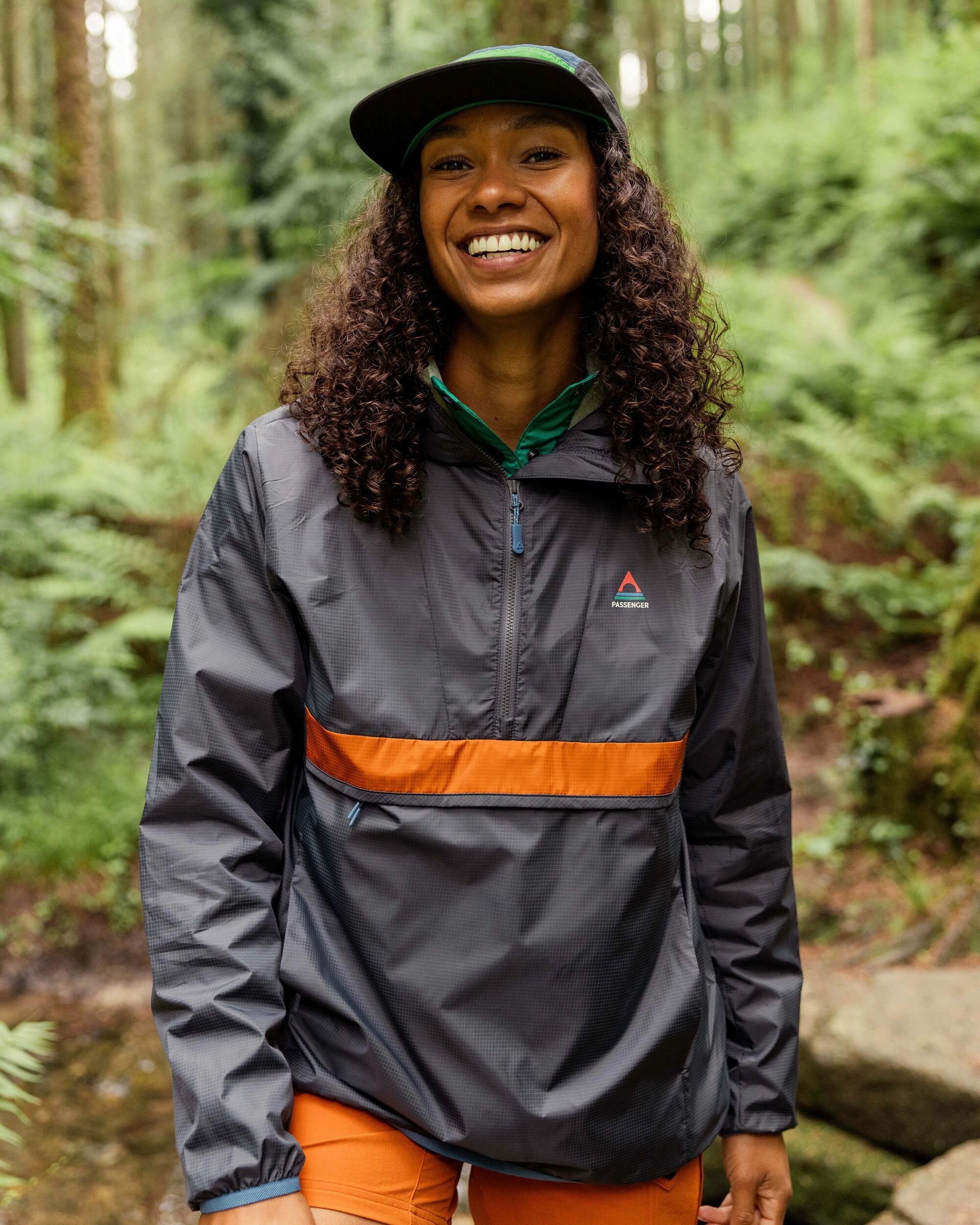 Viento Recycled Windshell Anorak - Charcoal - Lifestyle