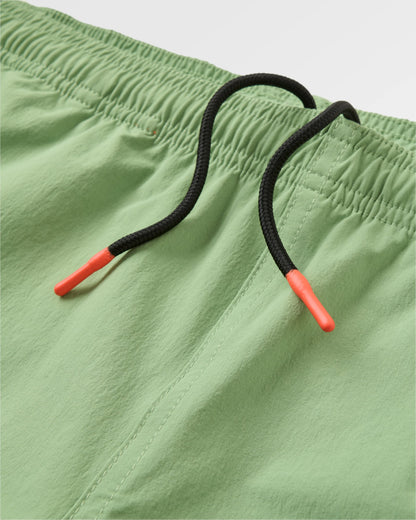 Flaris Netplus® All Purpose Short - Stem Green - Flatlay