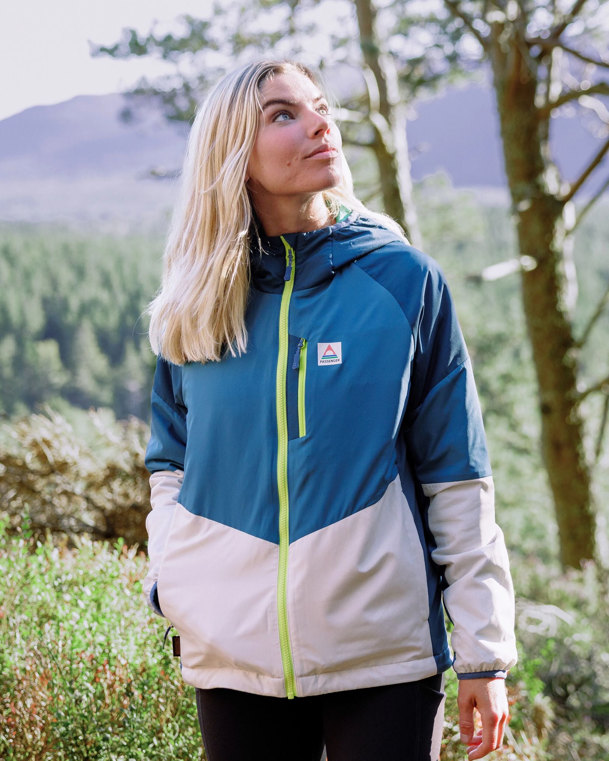 Shasta Lightweight Recycled Thermore® Insulated Jacket - Tidal Blue/Blue Steel/Birch - Lifestyle