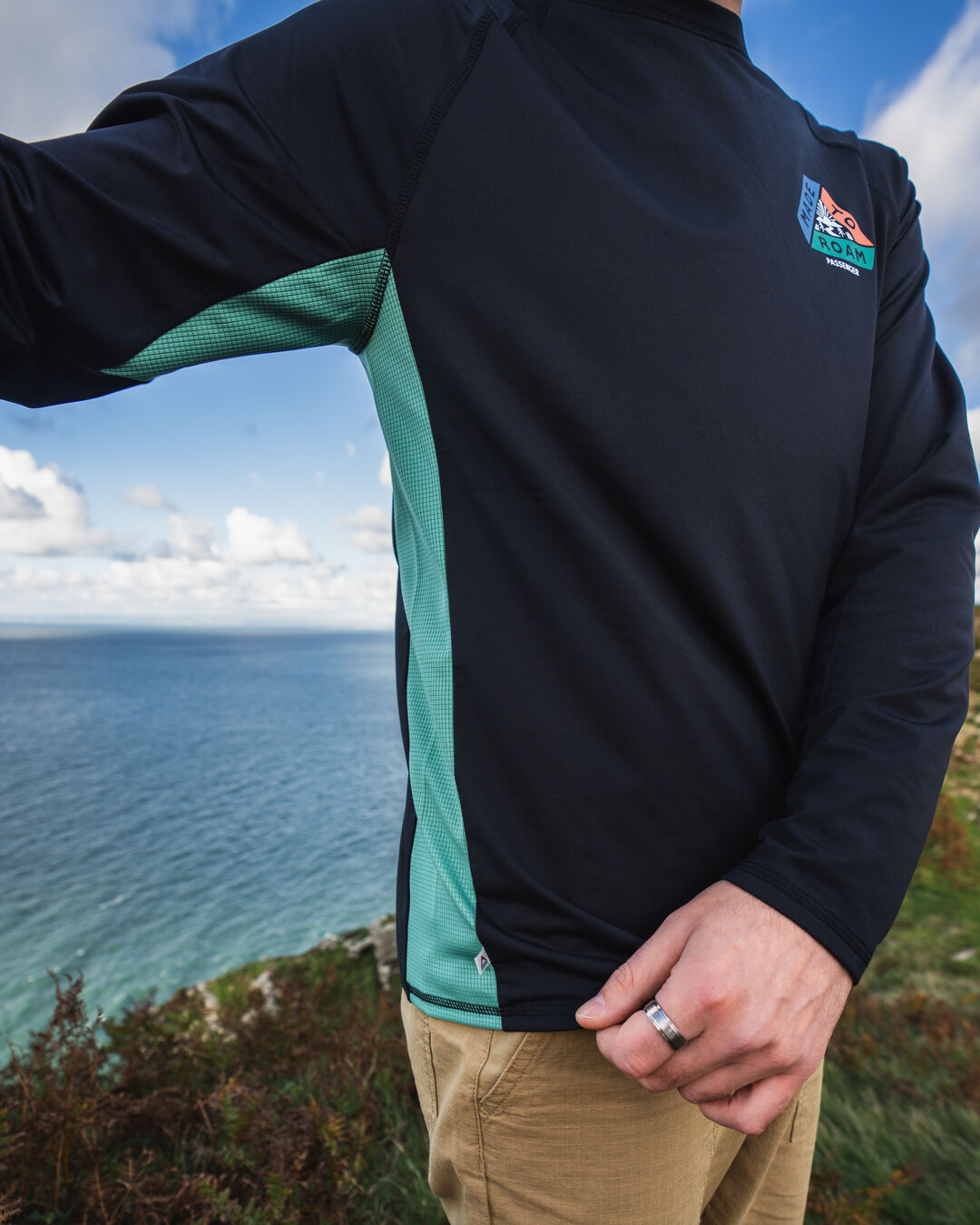 Range Recycled Active LS T-shirt - Black - Lifestyle