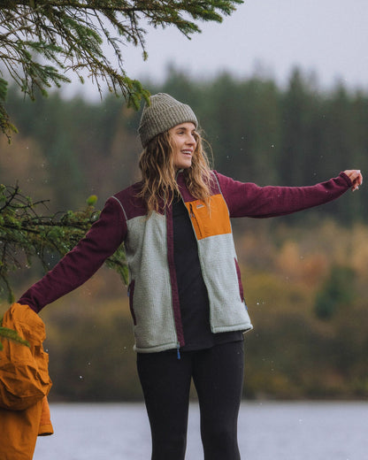 Venturescape Women's Recycled Fleece - Fig/Pistachio - Lifestyle