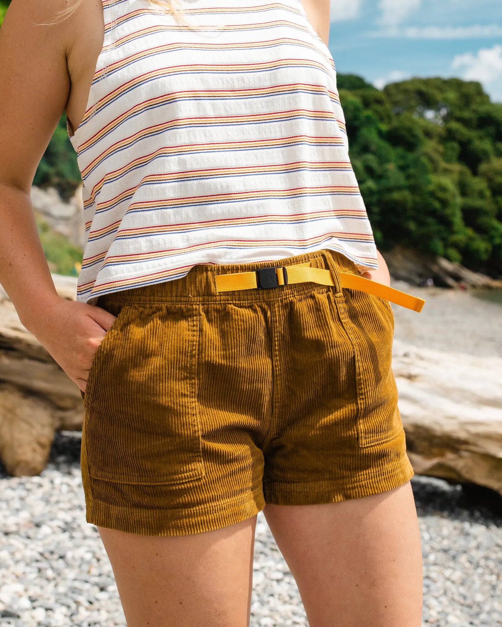 Del Sur Cord Short - Tapenade - Lifestyle