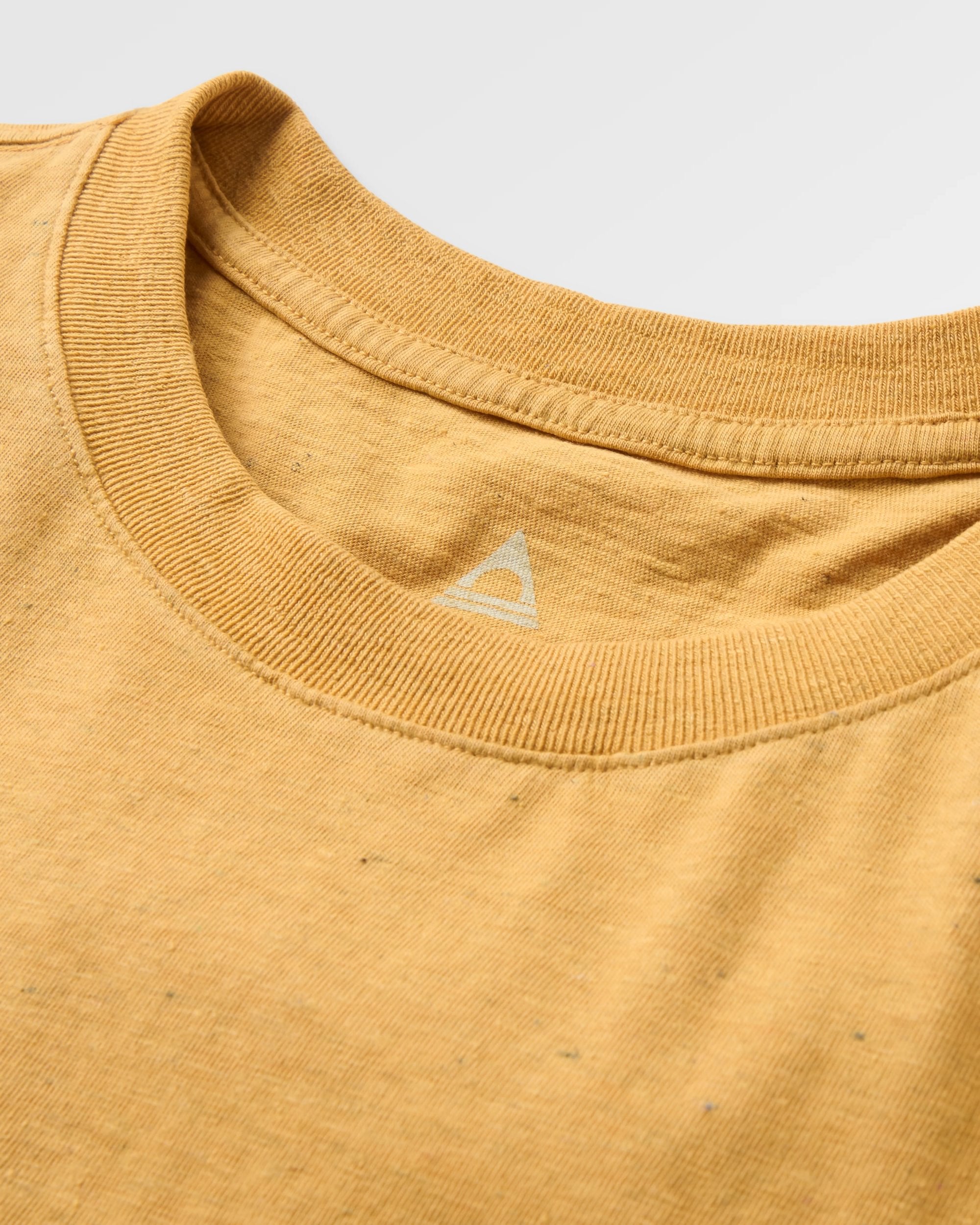 Dune Men's Recycled Cotton T-Shirt - Spruce Yellow Marl - Flatlay