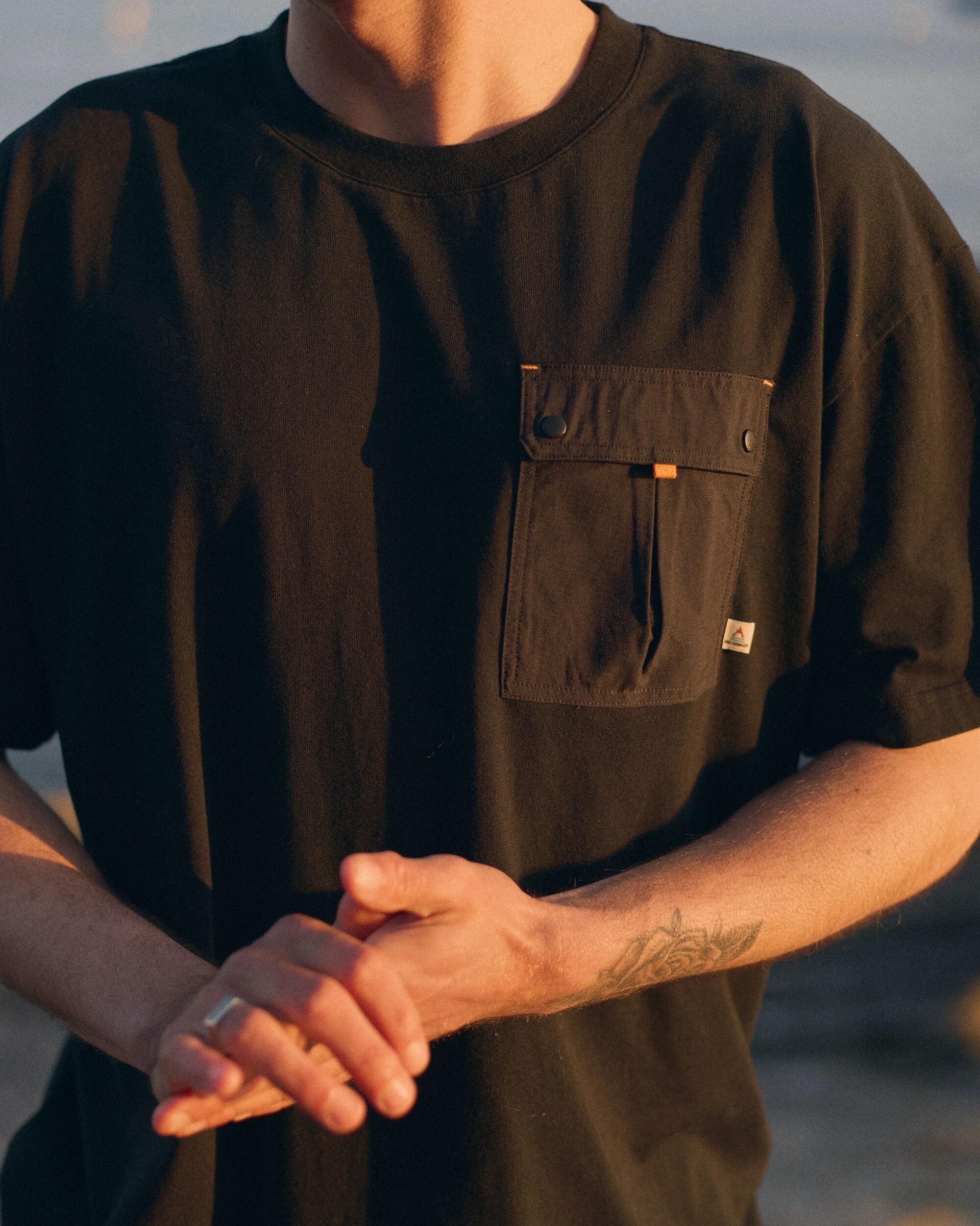Travel Pocket Relaxed Fit T-Shirt - Black - Lifestyle
