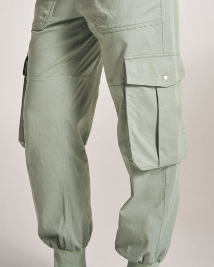 Hydrilla Organic Cotton Trouser - Pistachio - Studio Model