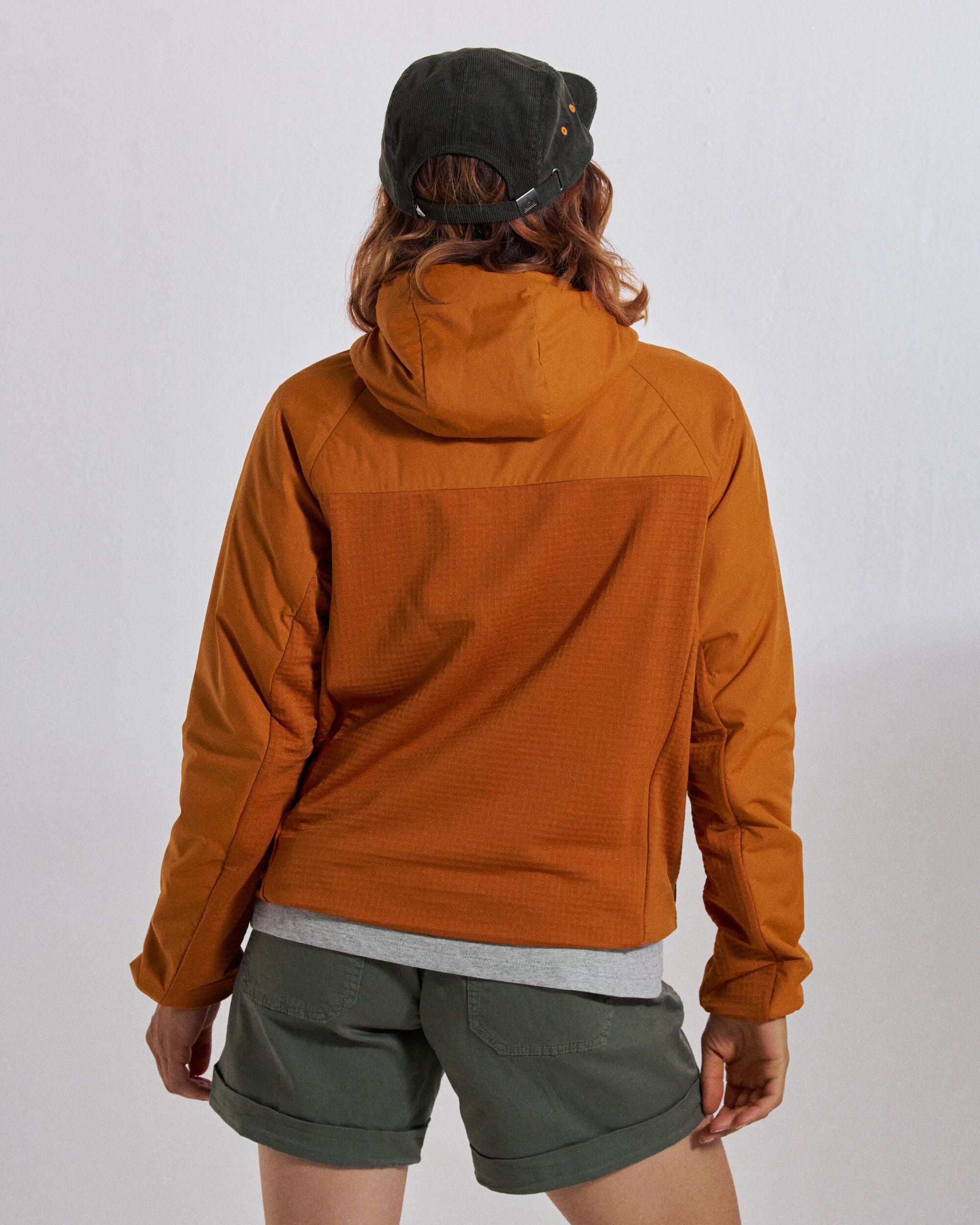 Women's Trailscape Lightweight Insulated Jacket - Retro Orange - Studio Model