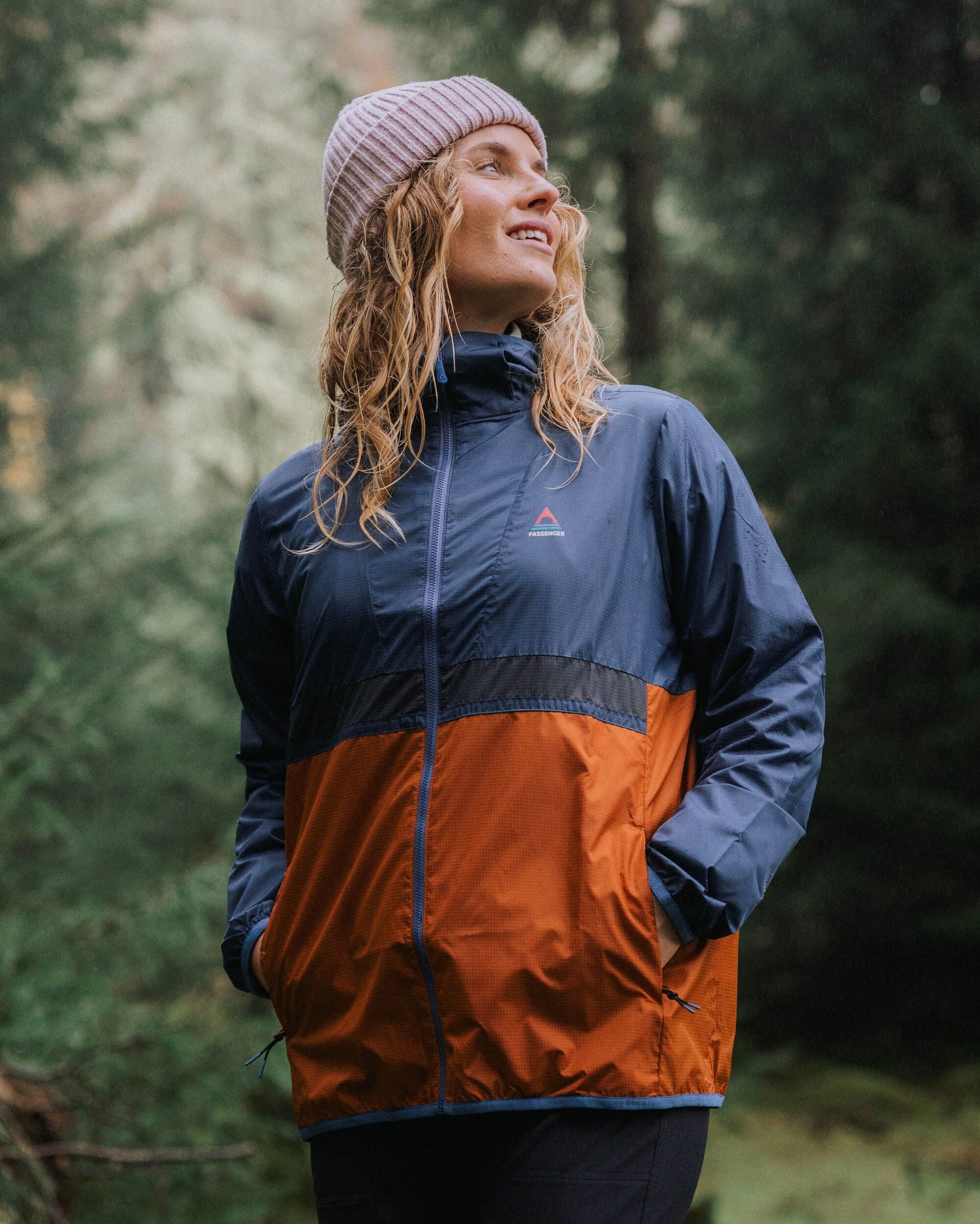 Viento Recycled Windshell Jacket - Dark Denim/Sunset Orange - Lifestyle