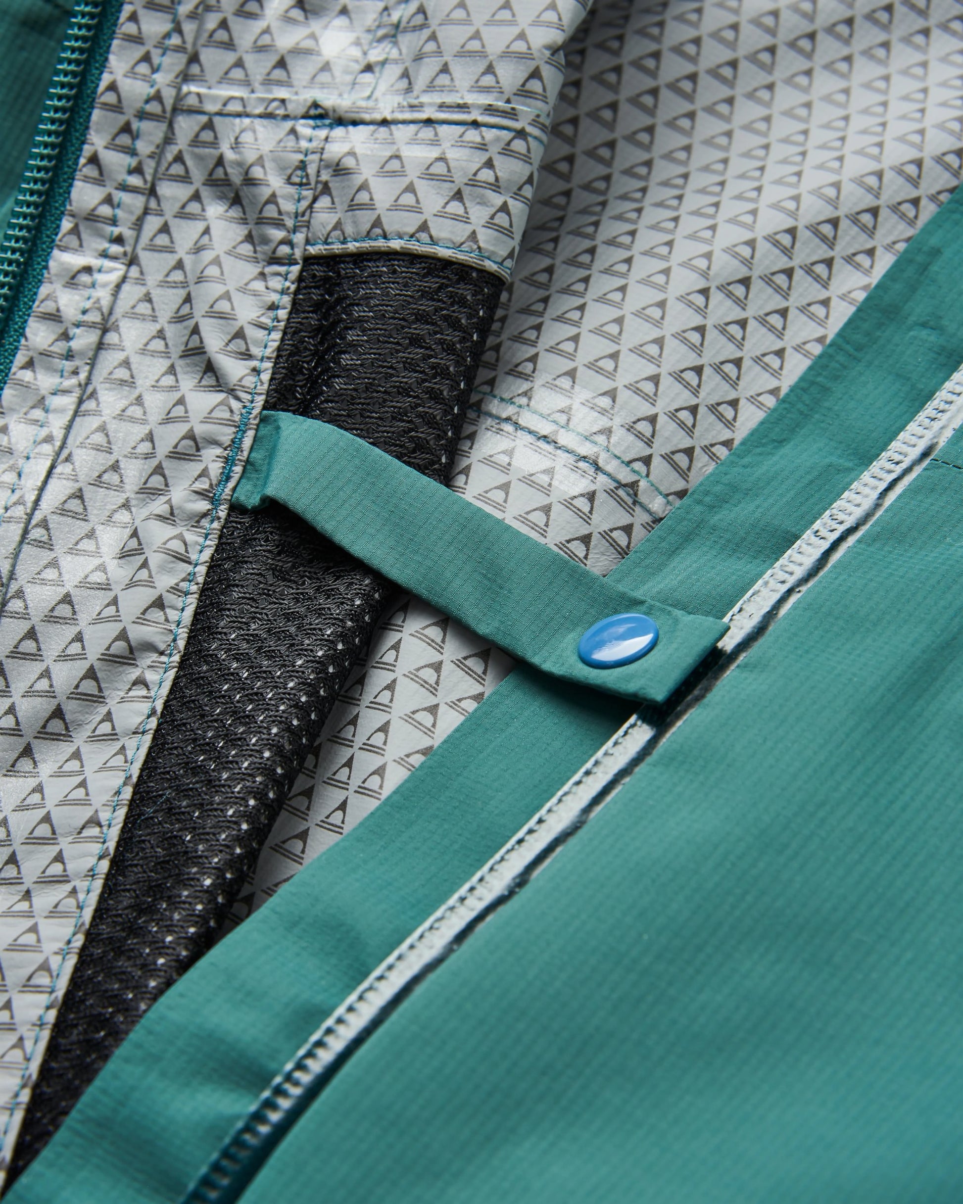 Trailscape Lite Men's Recycled Waterproof Jacket - Deep Ocean - Flatlay
