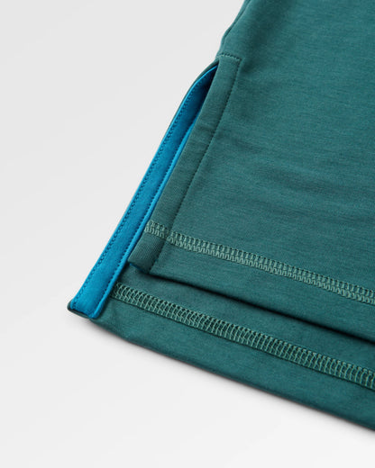 Chase The Light Active LS T-Shirt - Deep Ocean - Flatlay
