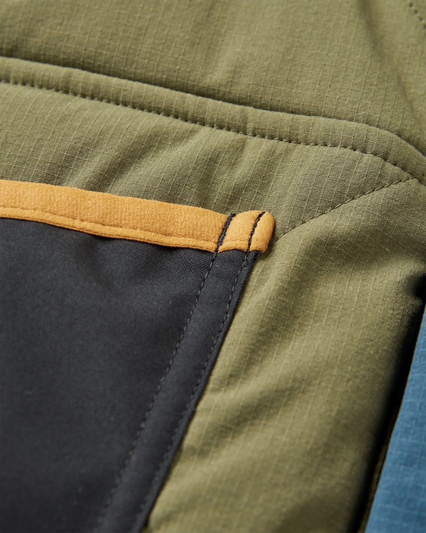 Campscape Parka - Black/Khaki - Flatlay