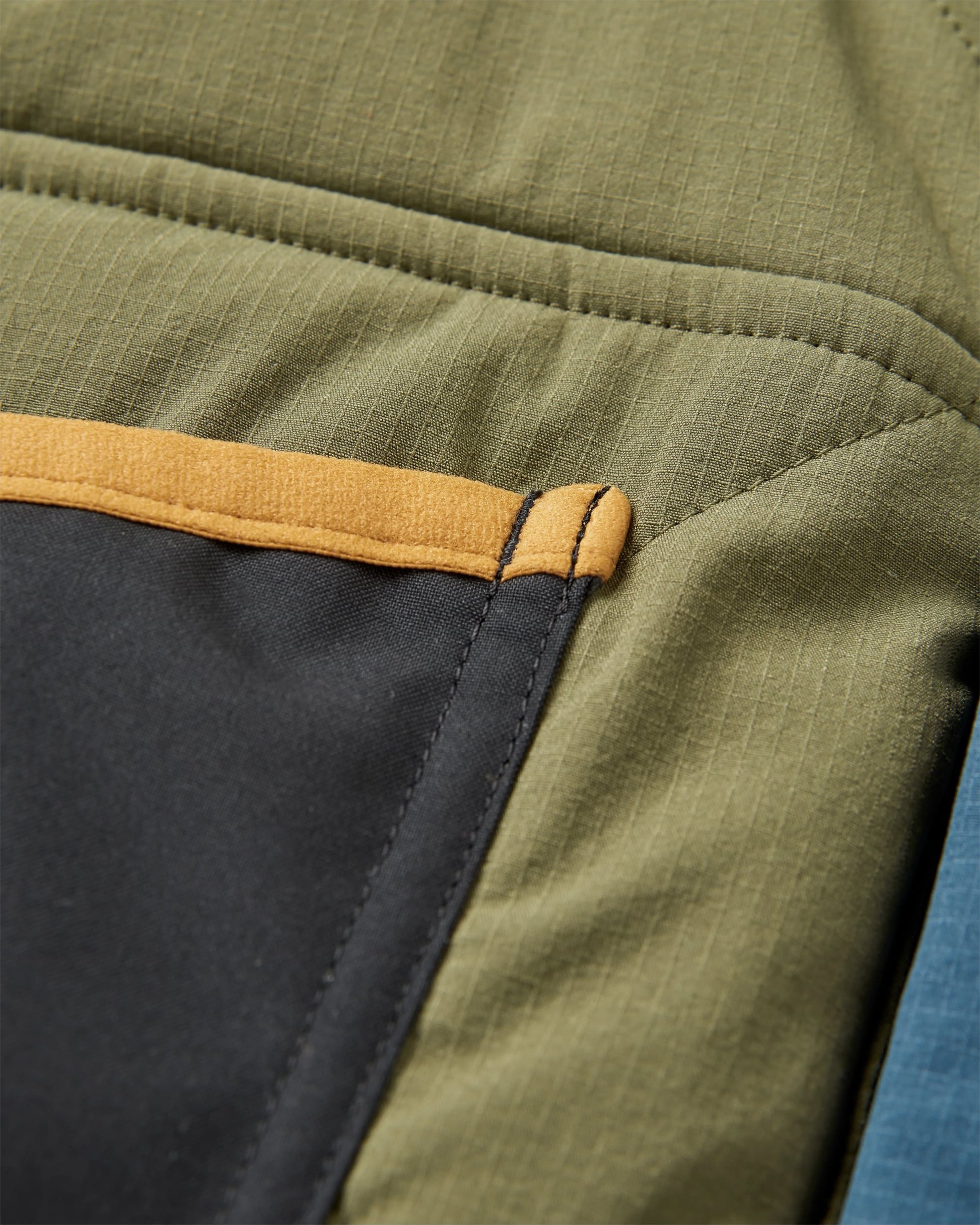 Campscape Parka - Black/Khaki - Flatlay