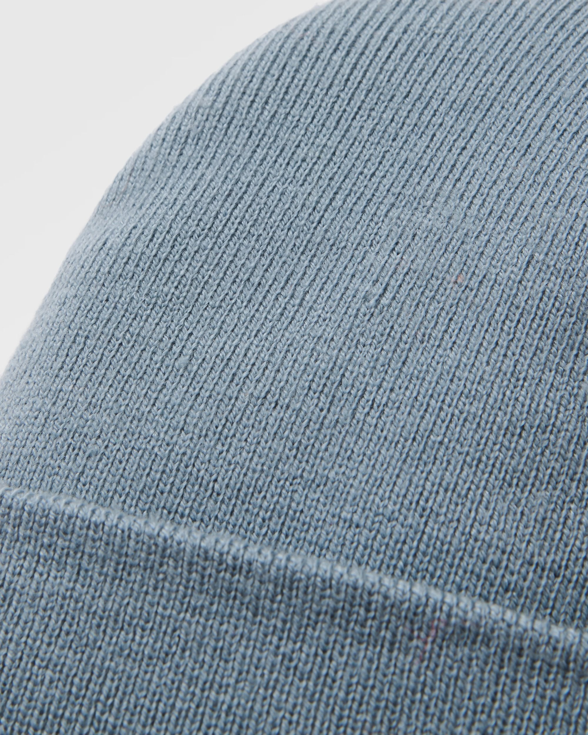 Core Low-Top Beanie - Stormy Blue - Flatlay