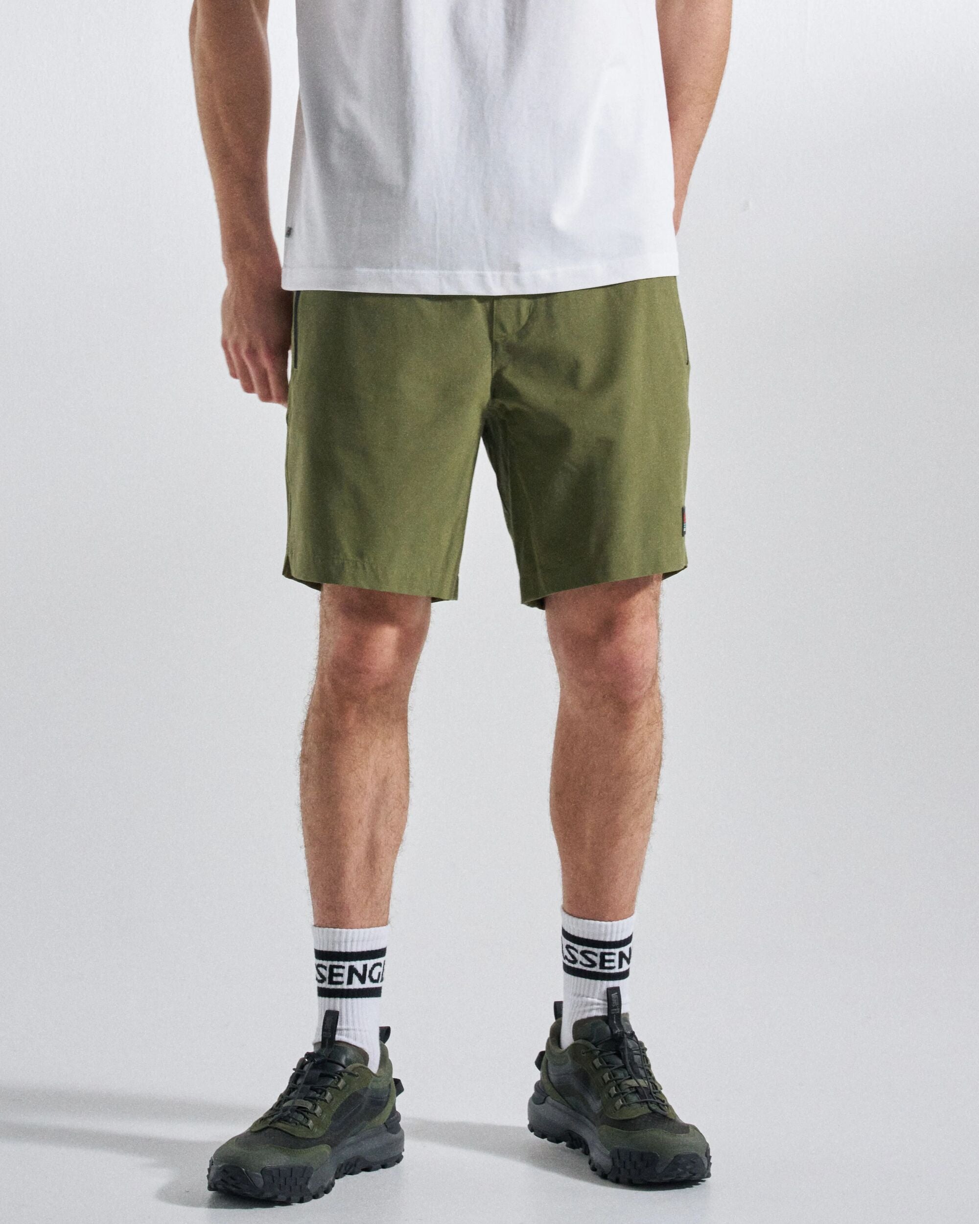 Traveller Organic All Purpose Short 2.0 - Khaki - Studio Model