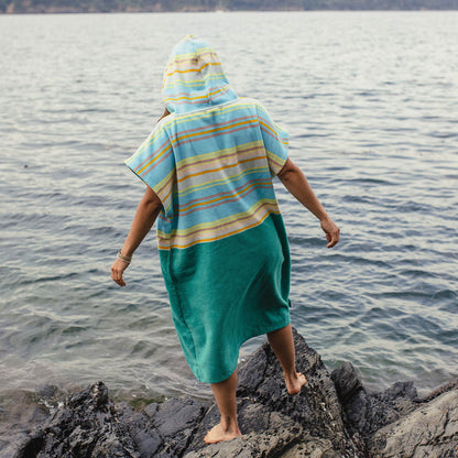 Women_Baja Recycled Towel Poncho - Sea Stripe