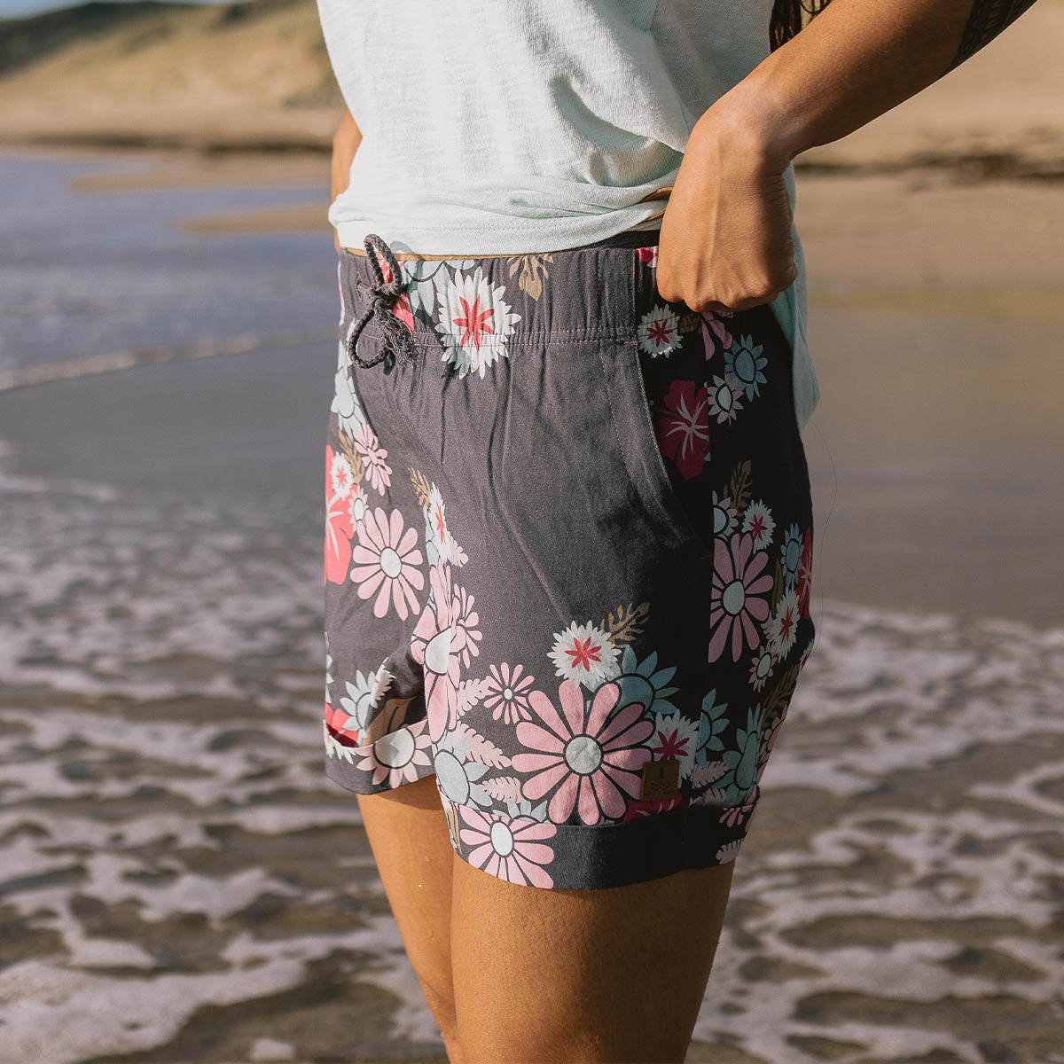 Santosa Shorts - Black Flower Burst