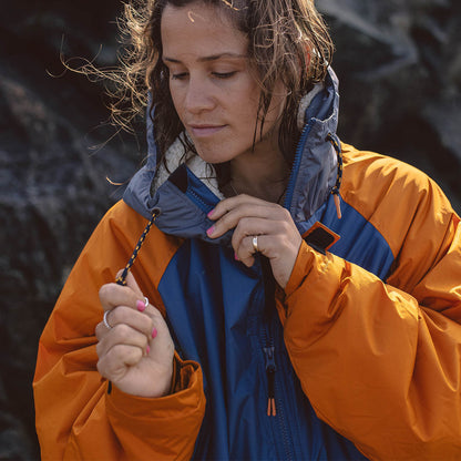 Womens_Roaming Sherpa Lined Changing Robe - Ensign Blue/Sunrise Orange